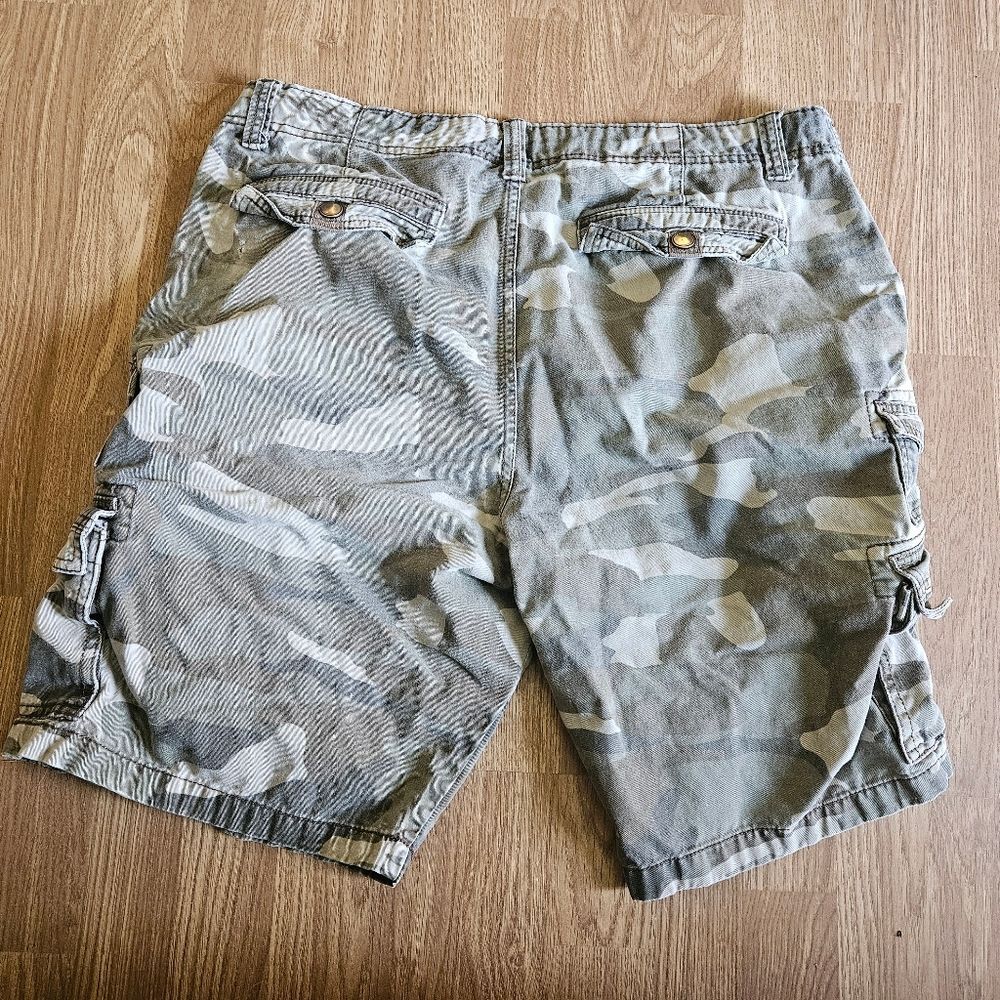 Iron Co. Men's Camouflage Cargo Shorts Size 38 - Picture 7 of 8